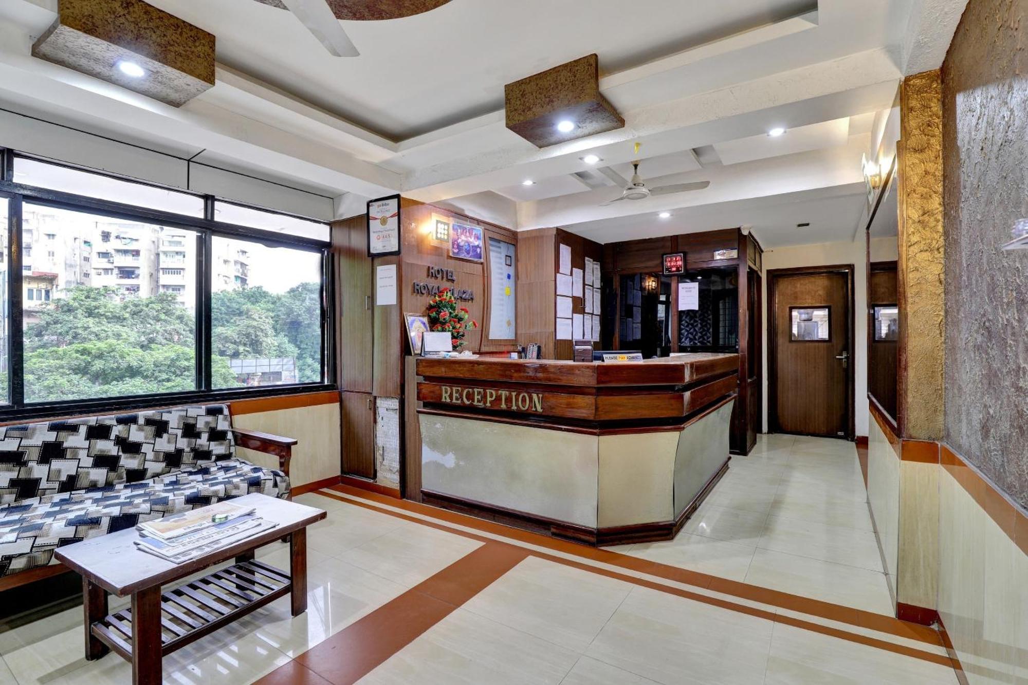 Collection O 82926 Hotel Royal Plaza Ахмедабад Экстерьер фото